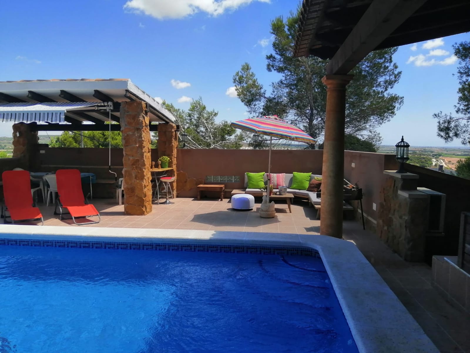 Villa independiente con apartamento de invitados en Vistabella — 495.000 EUR