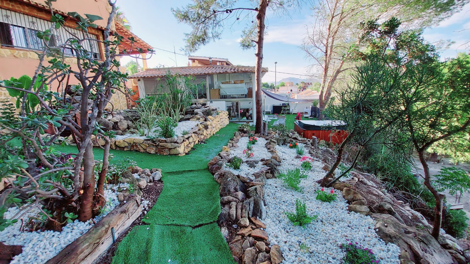 Villa independiente con apartamento de invitados en Vistabella — 495.000 EUR