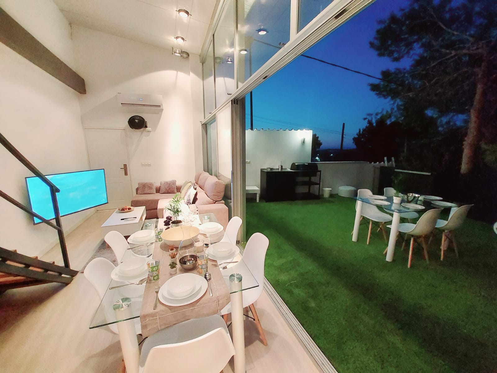 Villa independiente con apartamento de invitados en Vistabella — 495.000 EUR