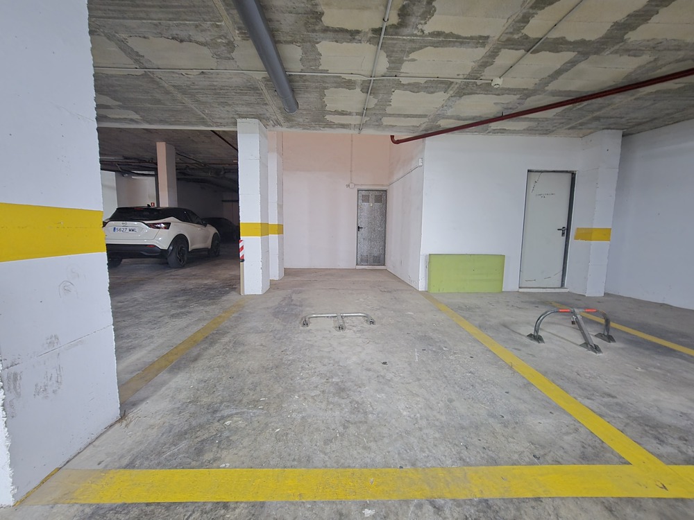 Parking privado en La Loma, Torrevieja — La comodidad de llegar y aparcar siempre
