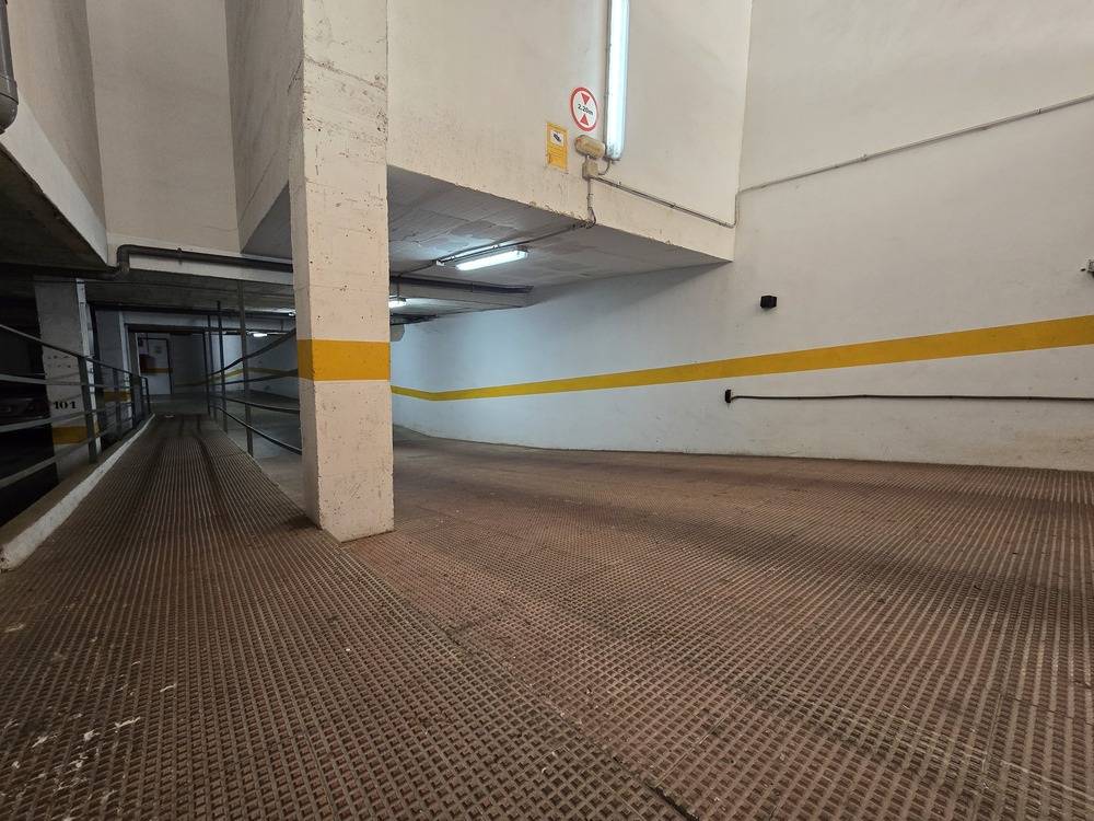 Parking en La Loma, Torrevieja: tu plaza privada a solo 700 metros del mar