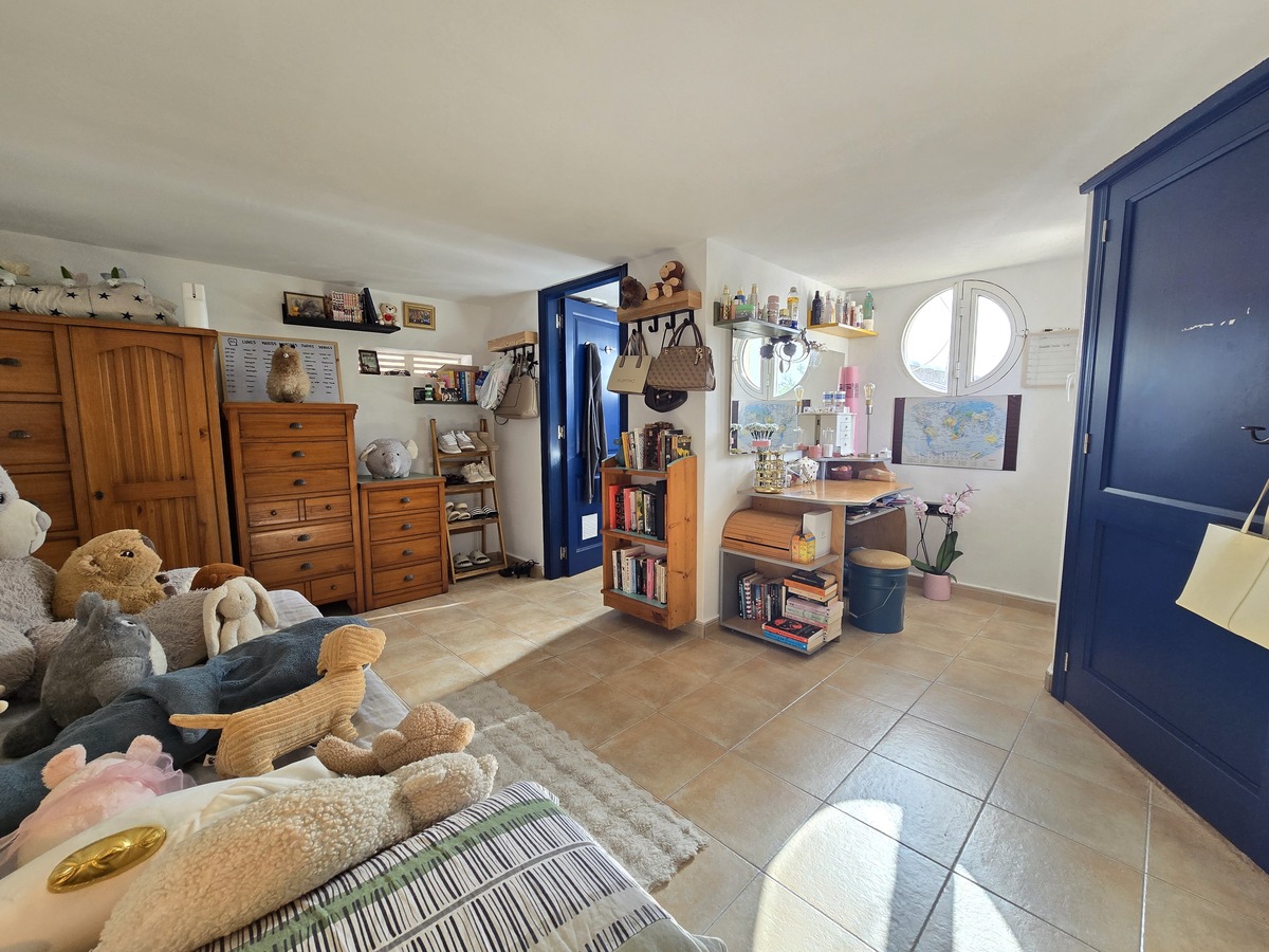 Dúplex con vistas al mar y piscina en Mil Palmeras — 3 dorm. y 119 m²