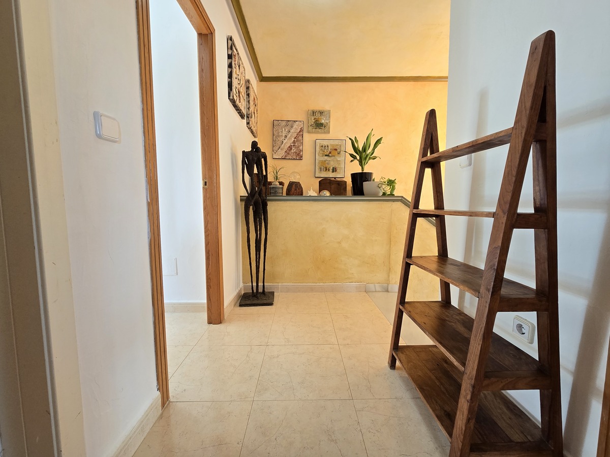 Dúplex con vistas al mar y piscina en Mil Palmeras — 3 dorm. y 119 m²