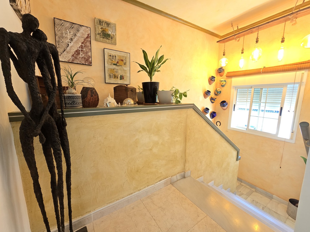 Dúplex con vistas al mar y piscina en Mil Palmeras — 3 dorm. y 119 m²