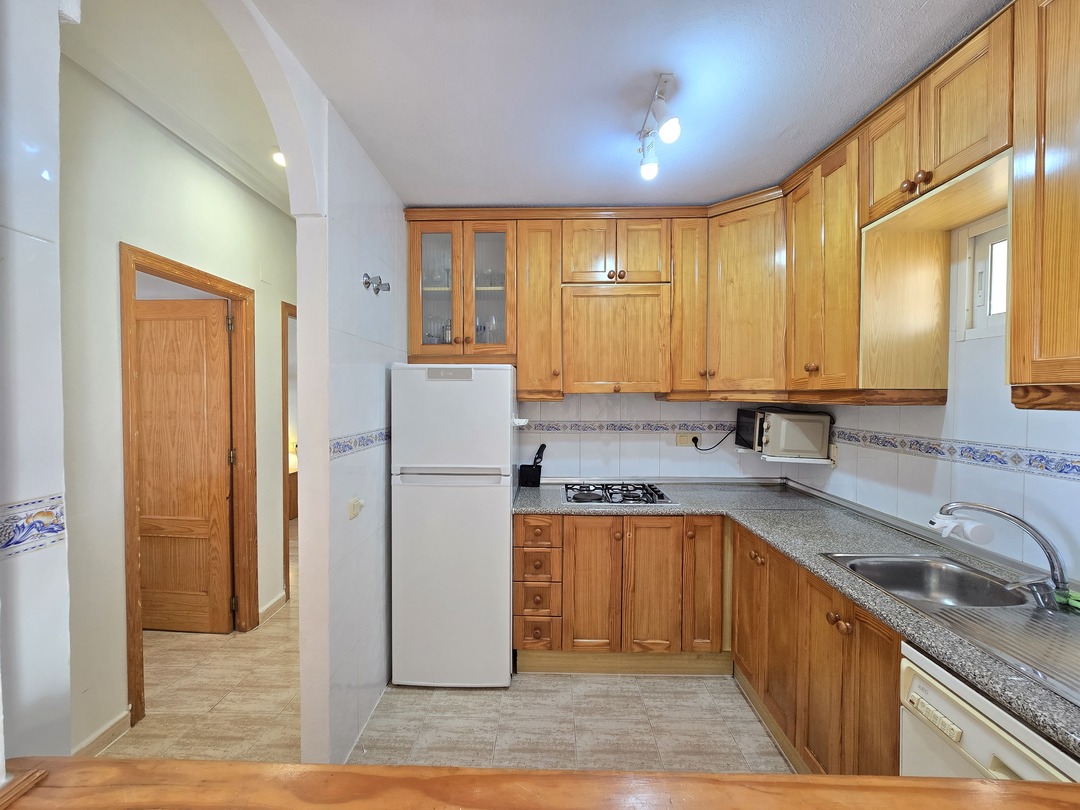 Bungalow de esquina en La Mata — jardín privado, piscina a 700m de playa