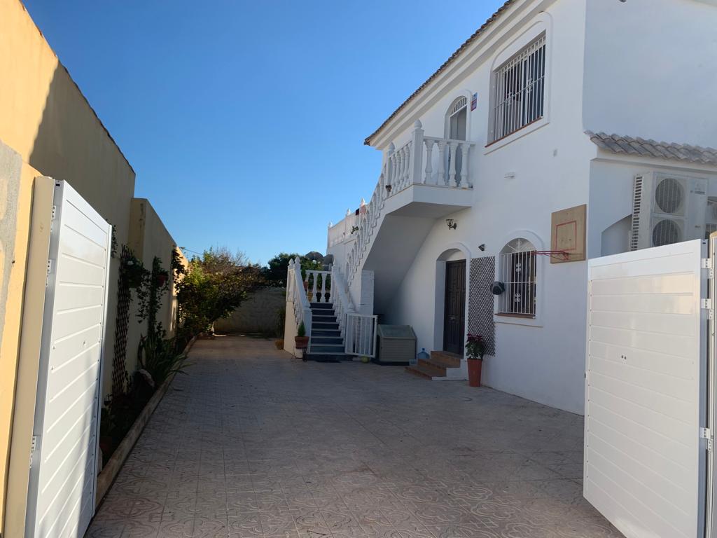 Restaurante con vivienda en La Zenia, 1000m2 de parcela — tu proyecto de vida