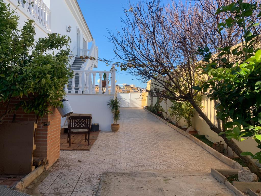 Restaurante con vivienda en La Zenia, 1000m2 de parcela — tu proyecto de vida