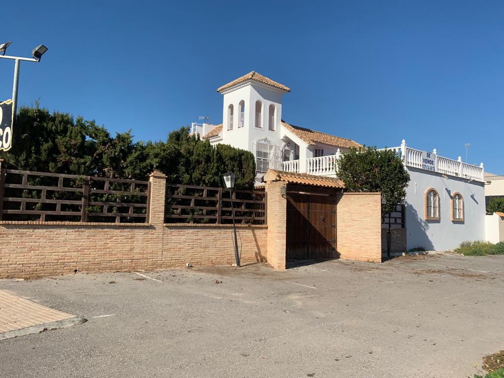 Restaurante con vivienda en La Zenia, 1000m2 de parcela — tu proyecto de vida