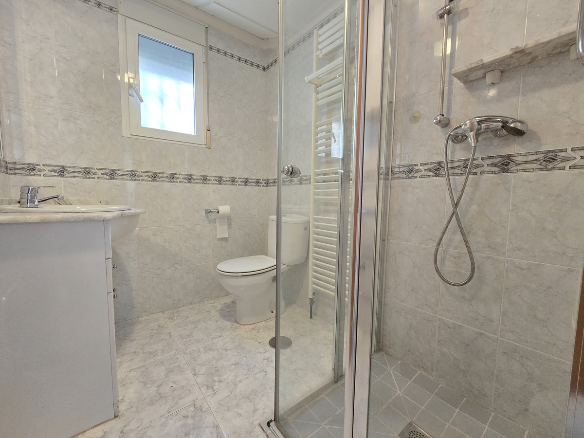Villa independiente con 6.000m² de parcela en Pinar de Campoverde — vistas únicas