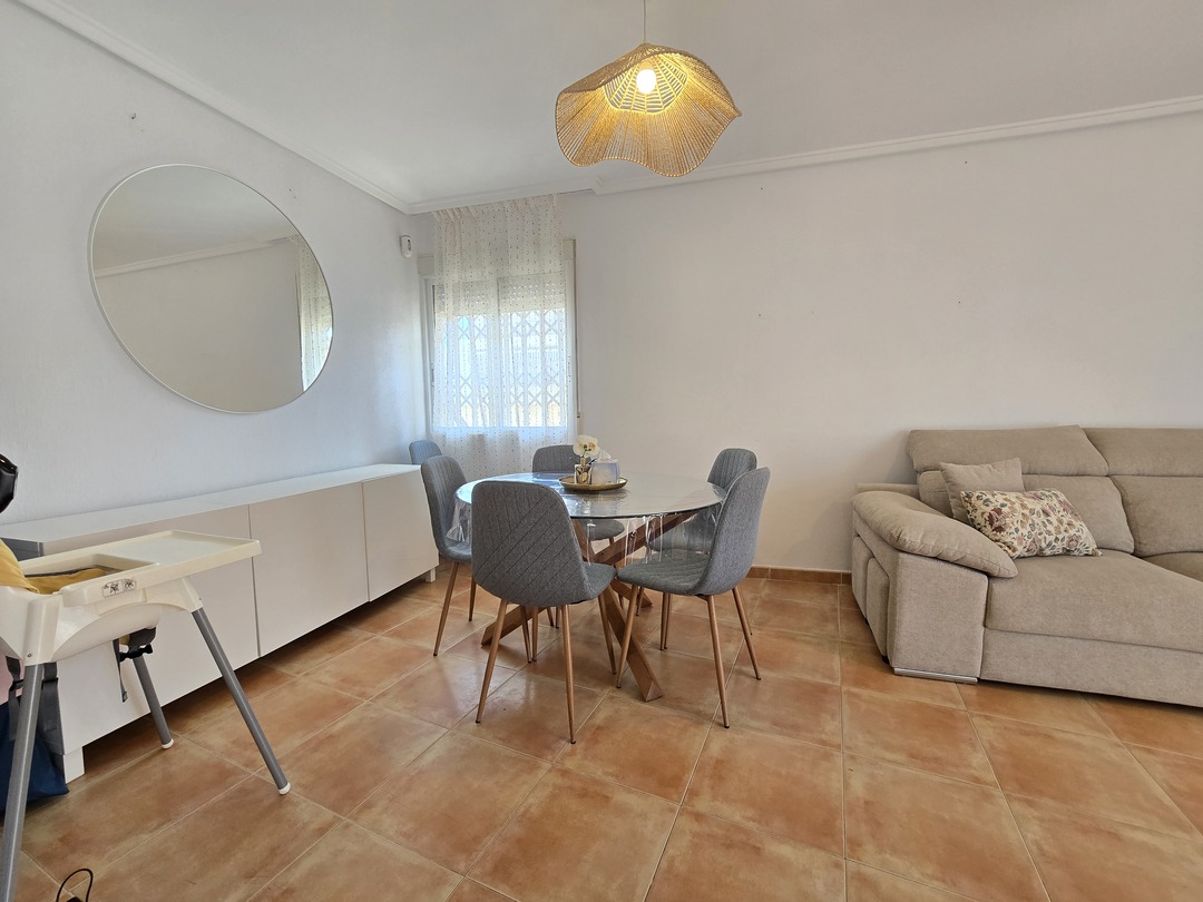 Ático con terraza esquinera de 40 m² en La Loma, Torrevieja — incluye garaje