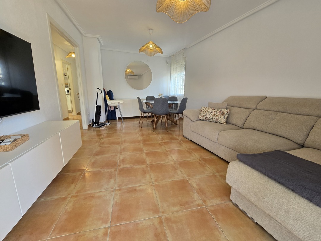 Ático con terraza esquinera de 40 m² en La Loma, Torrevieja — incluye garaje