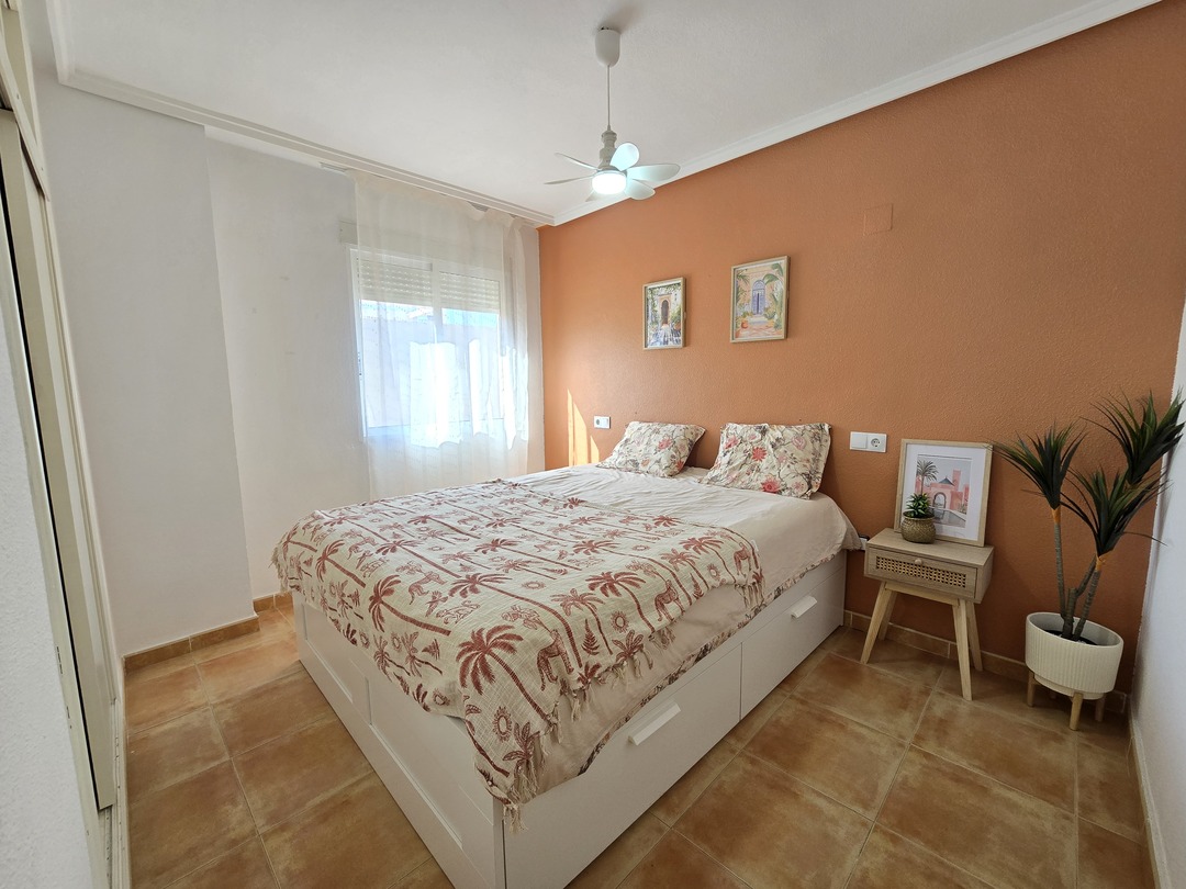 Ático con terraza esquinera de 40 m² en La Loma, Torrevieja — incluye garaje