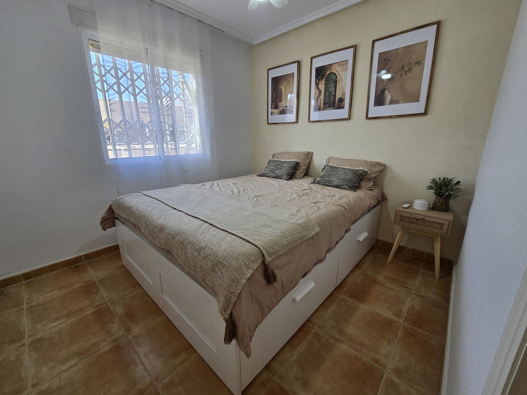 Ático con terraza esquinera de 40 m² en La Loma, Torrevieja — incluye garaje