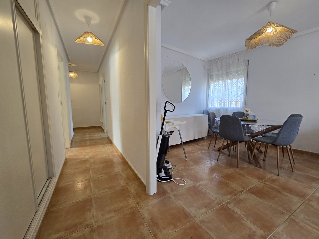 Ático con terraza esquinera de 40 m² en La Loma, Torrevieja — incluye garaje