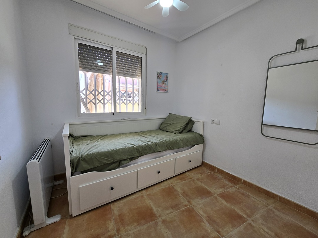 Ático con terraza esquinera de 40 m² en La Loma, Torrevieja — incluye garaje