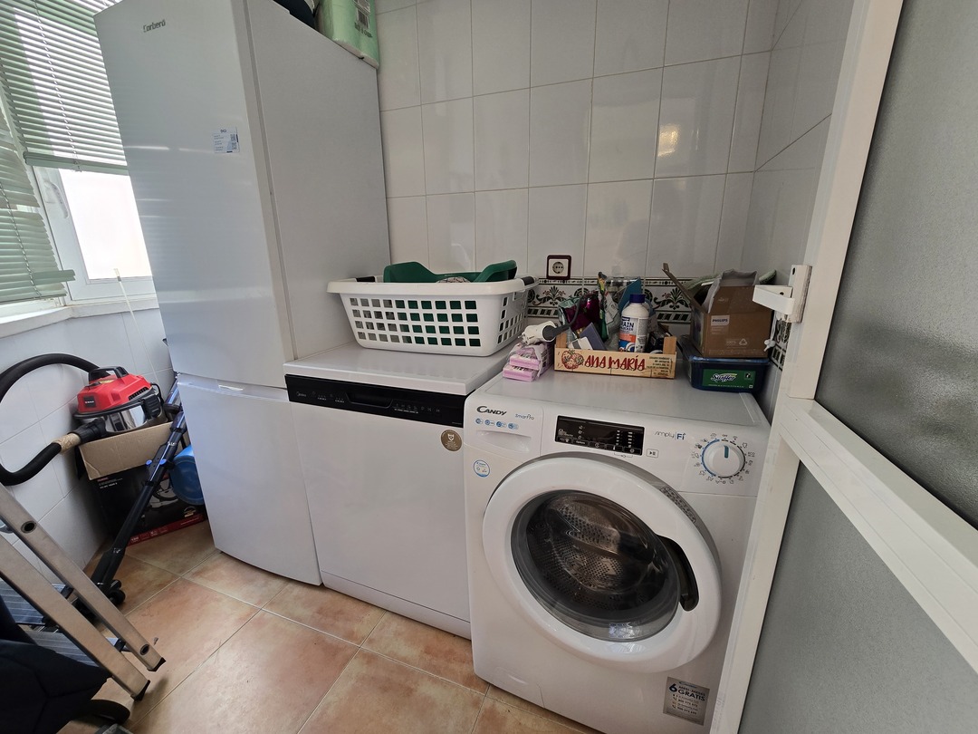 Ático con terraza esquinera de 40 m² en La Loma, Torrevieja — incluye garaje