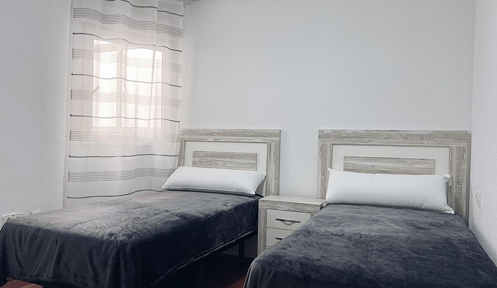 Apartamento con terraza acristalada en el centro de Torrevieja — 72 m² de confort