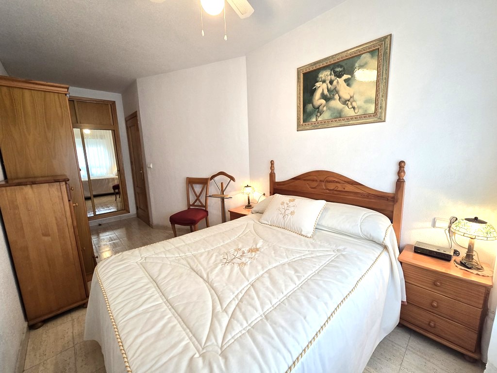 Apartamento en La Loma, Torrevieja — Terraza acristalada, piscina y garaje