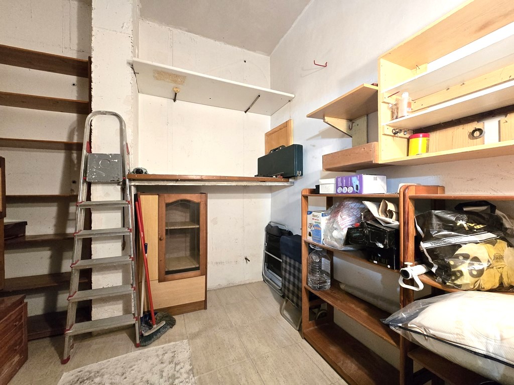 Apartamento en La Loma, Torrevieja — Terraza acristalada, piscina y garaje