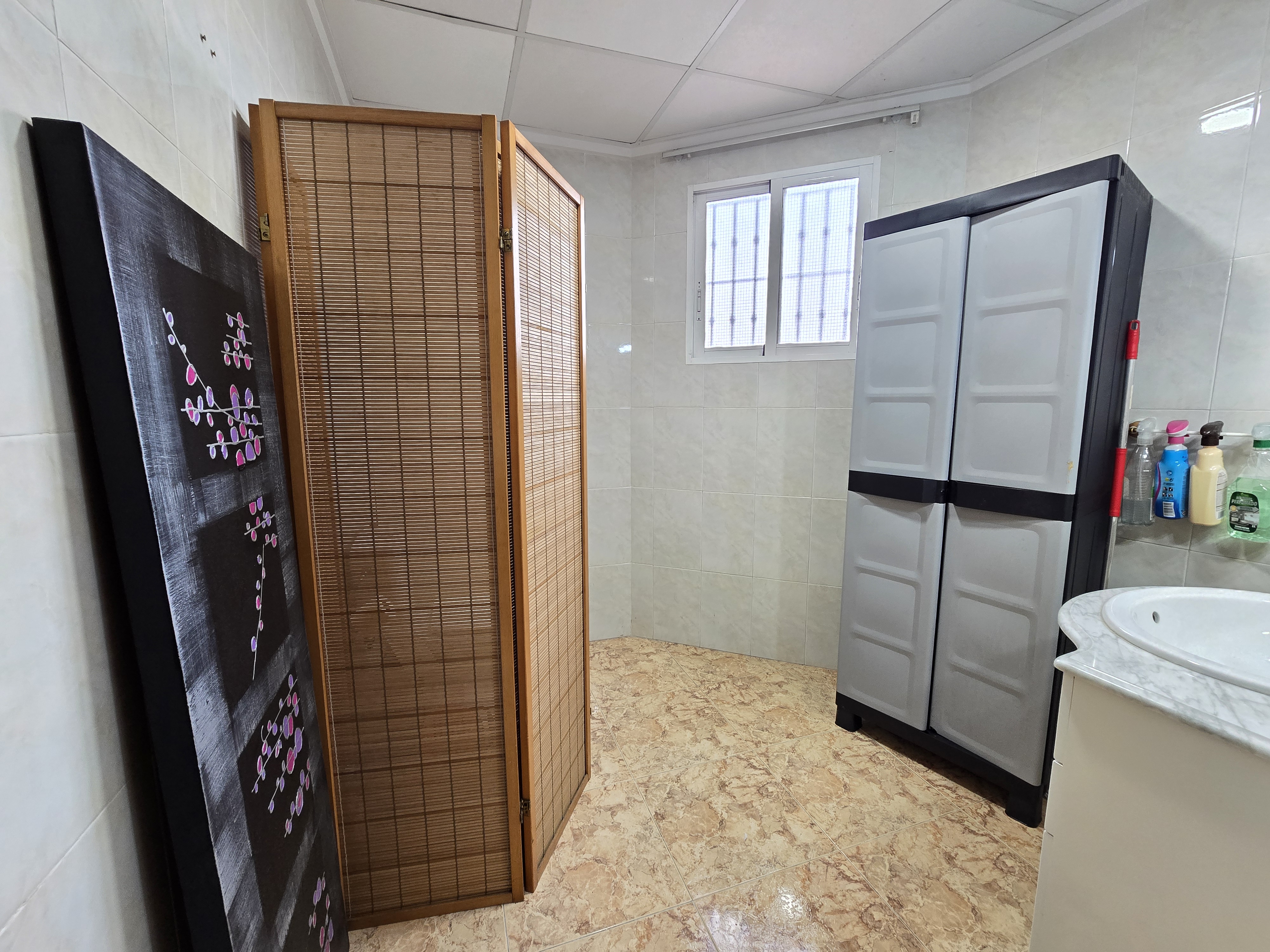Local comercial en esquina en La Loma, Torrevieja — 87 m² listo para estrenar
