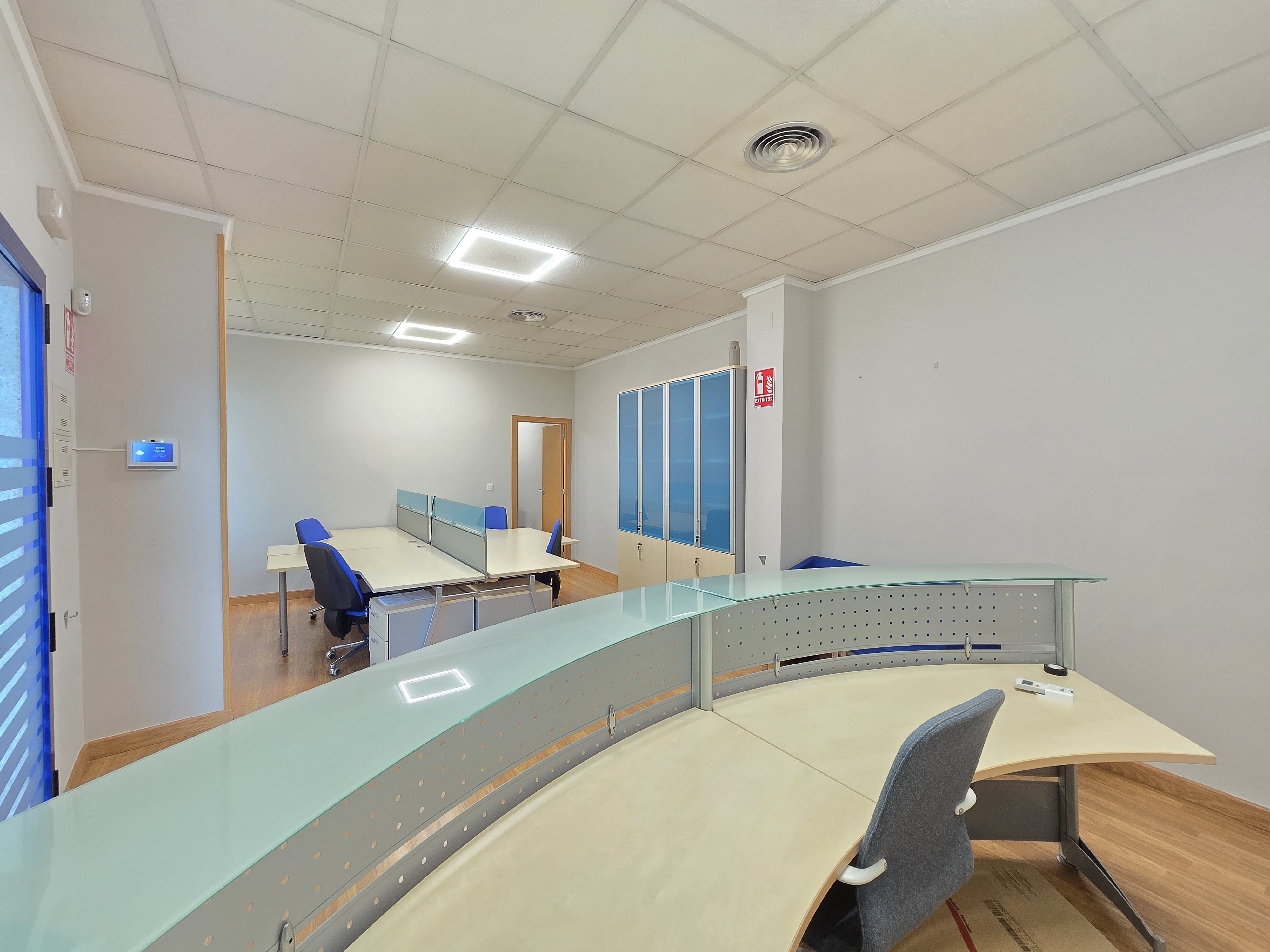 Local comercial en esquina en La Loma, Torrevieja — 87 m² listo para estrenar
