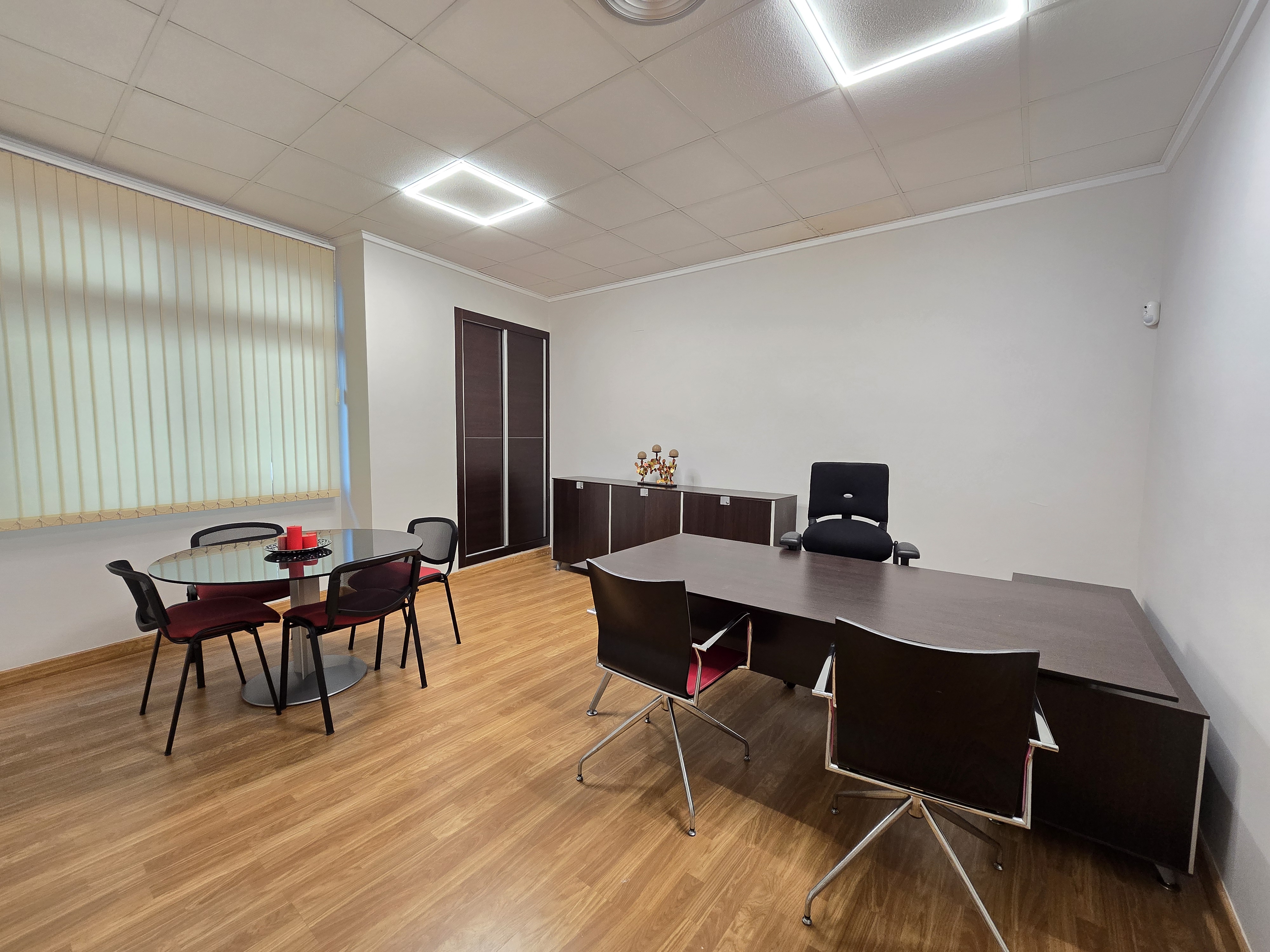Local comercial en esquina en La Loma, Torrevieja — 87 m² listo para estrenar