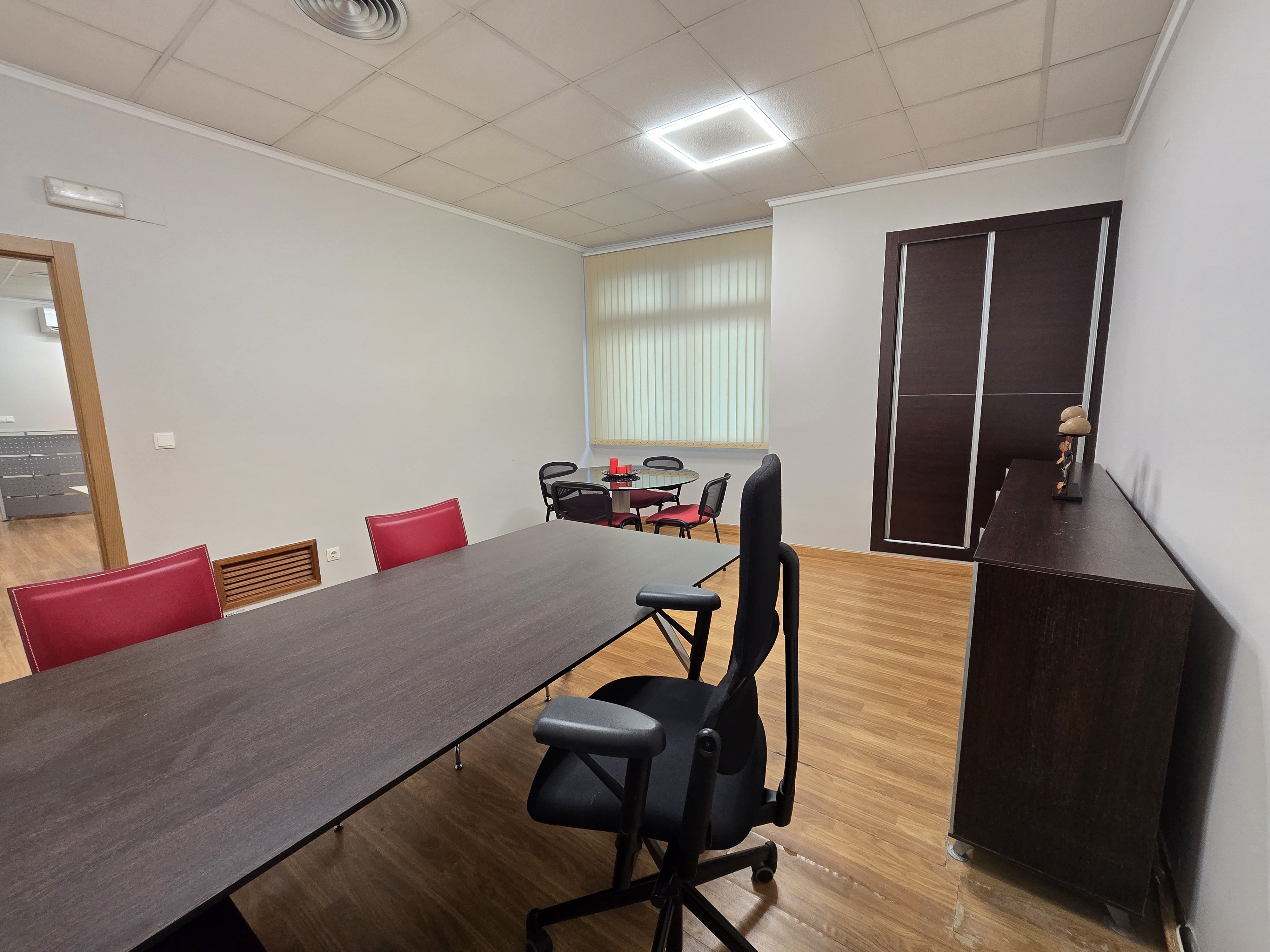 Local comercial en esquina en La Loma, Torrevieja — 87 m² listo para estrenar