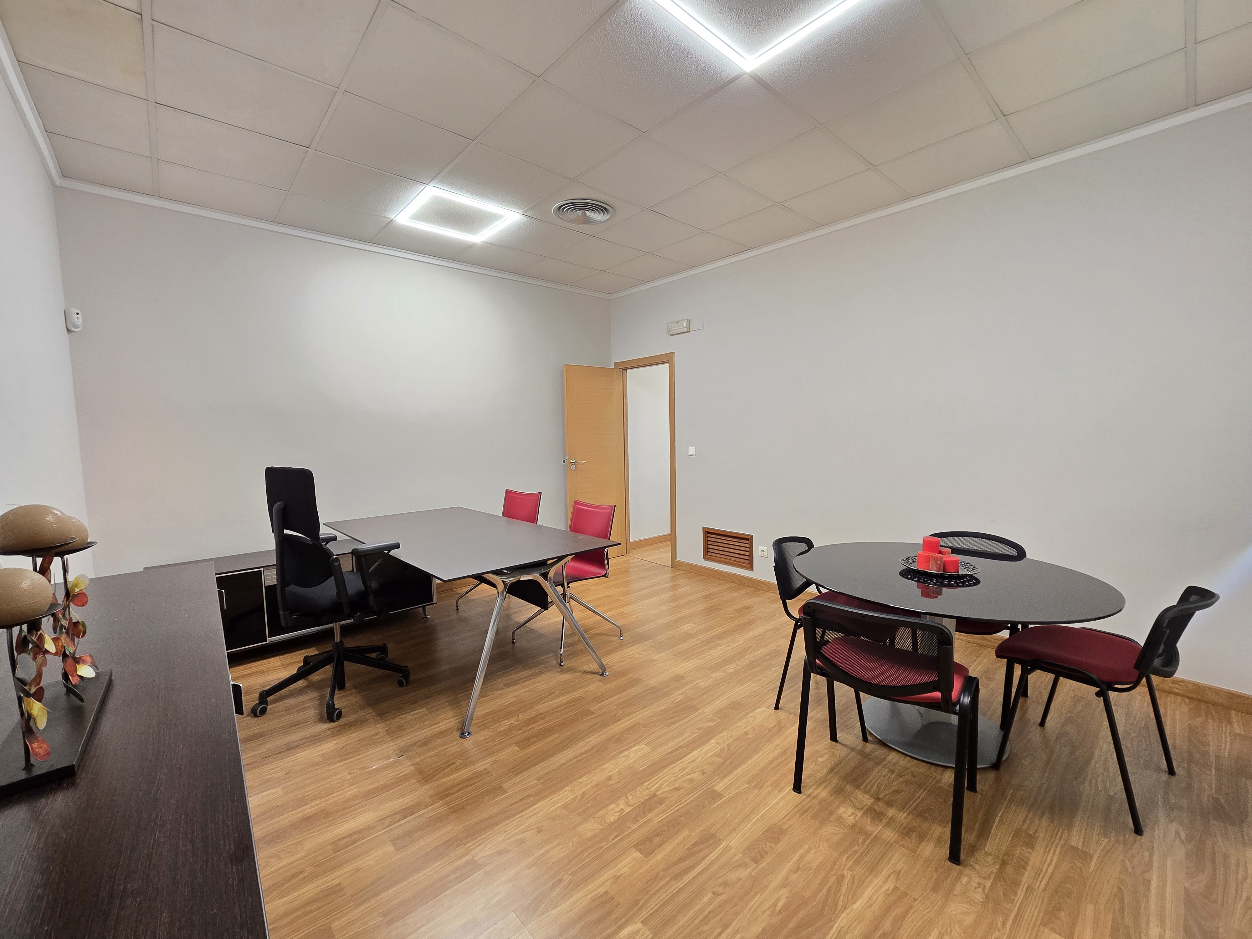 Local comercial en esquina en La Loma, Torrevieja — 87 m² listo para estrenar